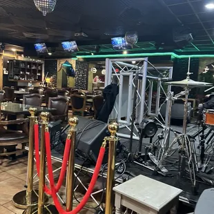 server turned Up the music really loud while I was on the phone with a client. I had to ask him to turn it down.