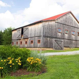 SanaView Farms Barn