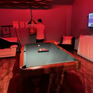Pool table