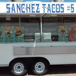 hands down best tacos in the south valley come holla