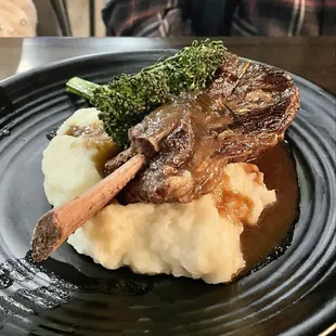 Braised Short Rib with Mashed Potatoes and Broccolini