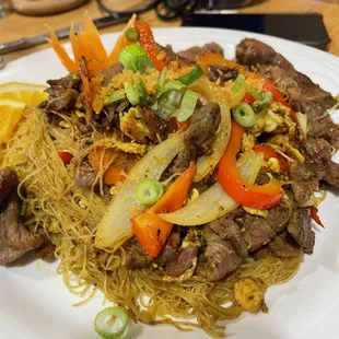 Singapore noodles with beef