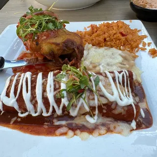 Chile Relleno y Enchilada