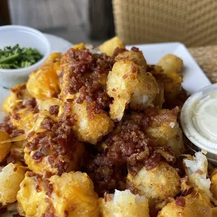 CHEDDAR BACON TOTS