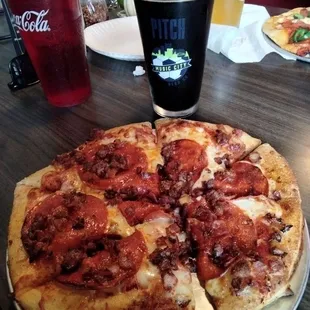 10&quot; pizza with pepperoni and bacon