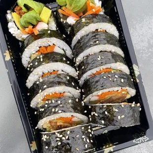 Spicy Pork Kimbap (TikTok: @justandyvu)