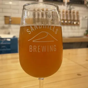 Mango Chickadee Berliner Weiss with mangos