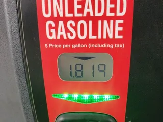 Smith's  fuel  center