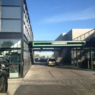 Entrance for MINI Service...