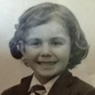 Bobbi V.