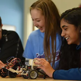 Robust engineering courses beginning in middle school