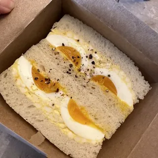EGG SALAD SANDO