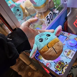 Only 50 cents per try at this Keychain machine