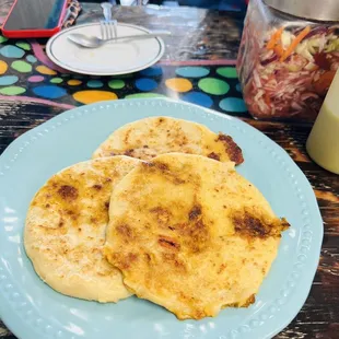 Pollo Pupusas