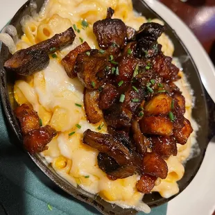 Mac and cheese with pork belly