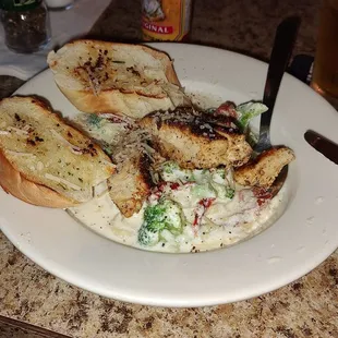1/2 chicken Alfredo pasta.  So yummy!