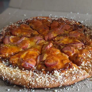 Chilli cheese dog pizza