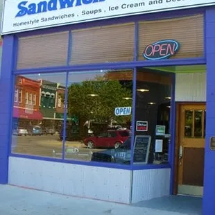 Store Front in Historic Down Town Harlan!