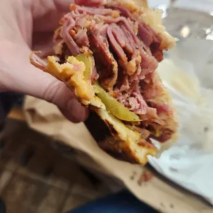 Pastrami sandwich - chewy, not great
