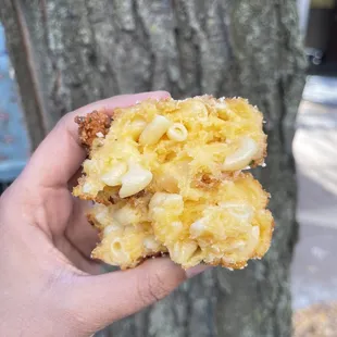 Mac Popper Lollipops  Follow @BZeaters on IG for more food recs!