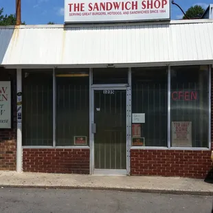 the front of a sandwich shop