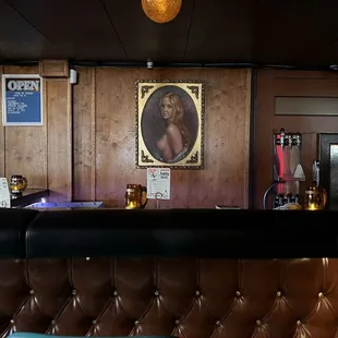 Booby bar