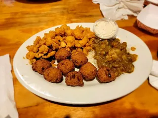 LT's Seafood & Steakhouse