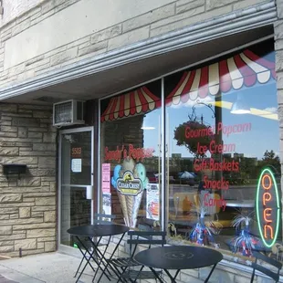 Sandy's Popper Popcorn &amp; Ice Cream Shop