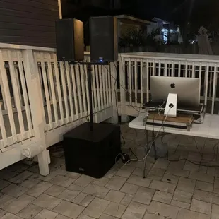 Dj Friday and Saturday nights 10-2am