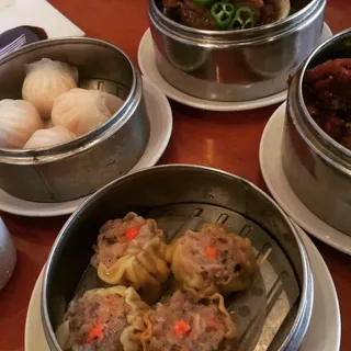 Steamed Short Ribs in Black Pepper Sauce