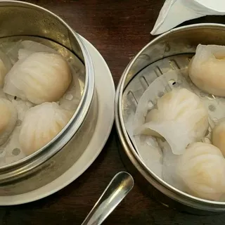 Steamed Shrimp Dumpling (Dim Sum)