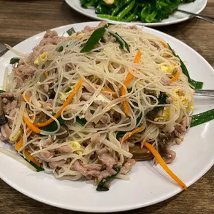 Stir fried Thin Rice Noodles with Pork &amp; Shiitake Mushrooms