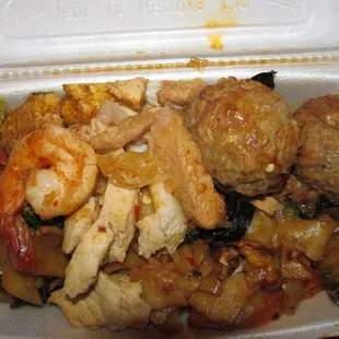 drunken noodles with meatballs, shrimp, chicken and tofu