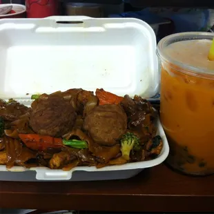 Sang On Wheels Drunken Noodles with Meatballs and Bubble Thai Iced Tea