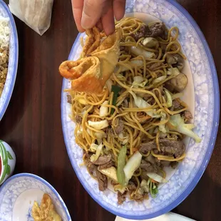 Beef Lo-Mein and crab Rangoon.