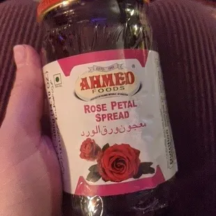 Rose petal spread