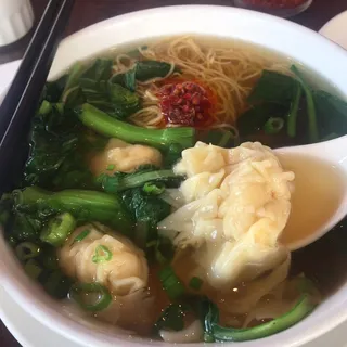 Shrimp Dumpling Noodle Soup with Vegetable