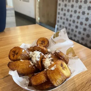 Plátanos Frittos: 4/5 - The sweetness helped break up the saltiness and creaminess of the aji de gallina