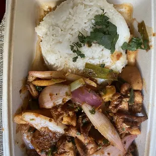 Pollo Saltado