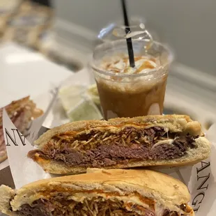 Pan con bistec and coffee yum!!!