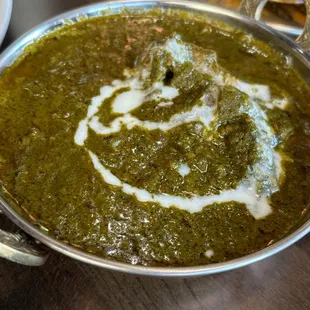 SAAG WALA MURGH: Chicken pieces simmered in a spinach puree, with spices and garlic.