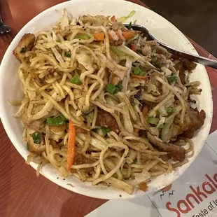 CHICKEN HAKKA NOODLES