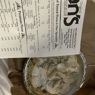 Linguini with white clam sauce