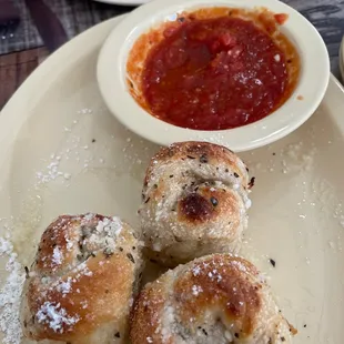 Garlic knots