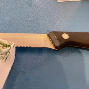 Look at the edge of the handle. Sticky unwashed food.