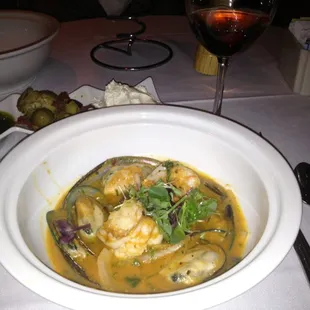 Course 1 - mussels &amp; prawns paired with Rose of Granache