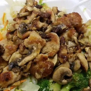 A favorite healthy meal choice: chicken teppanyaki with all vegetables and extra mushrooms!
