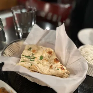NAAN (PLAIN/BUTTER/GARLIC) fresh and warm