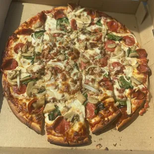 14 inch pizzas/pepperoni, bacon, mushrooms, onions, and spinach 5 Star!!!