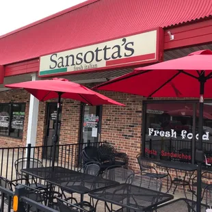 the outside of the restaurant